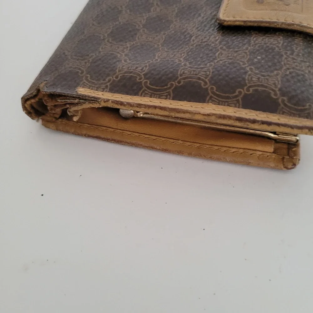 Vintage Celine Macadam Triomphe Bifold Wallet Brown Monogram Kiss Lock Italy M13